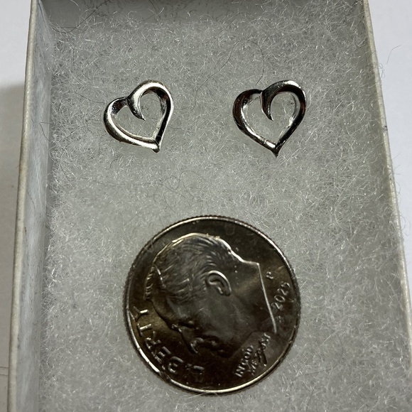 Sterling Silver open heart stud earrings - Picture 3 of 6